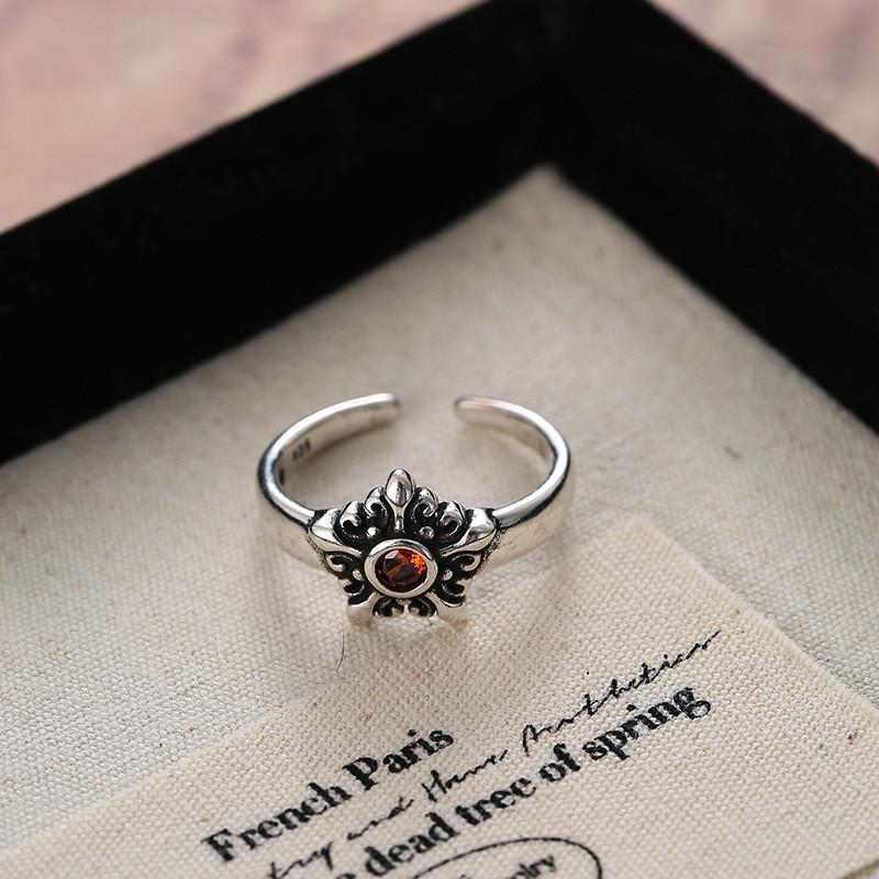 Unique Retro-inspired Adjustable Copper Ring For Women Featuring Elegant Zircon Stones