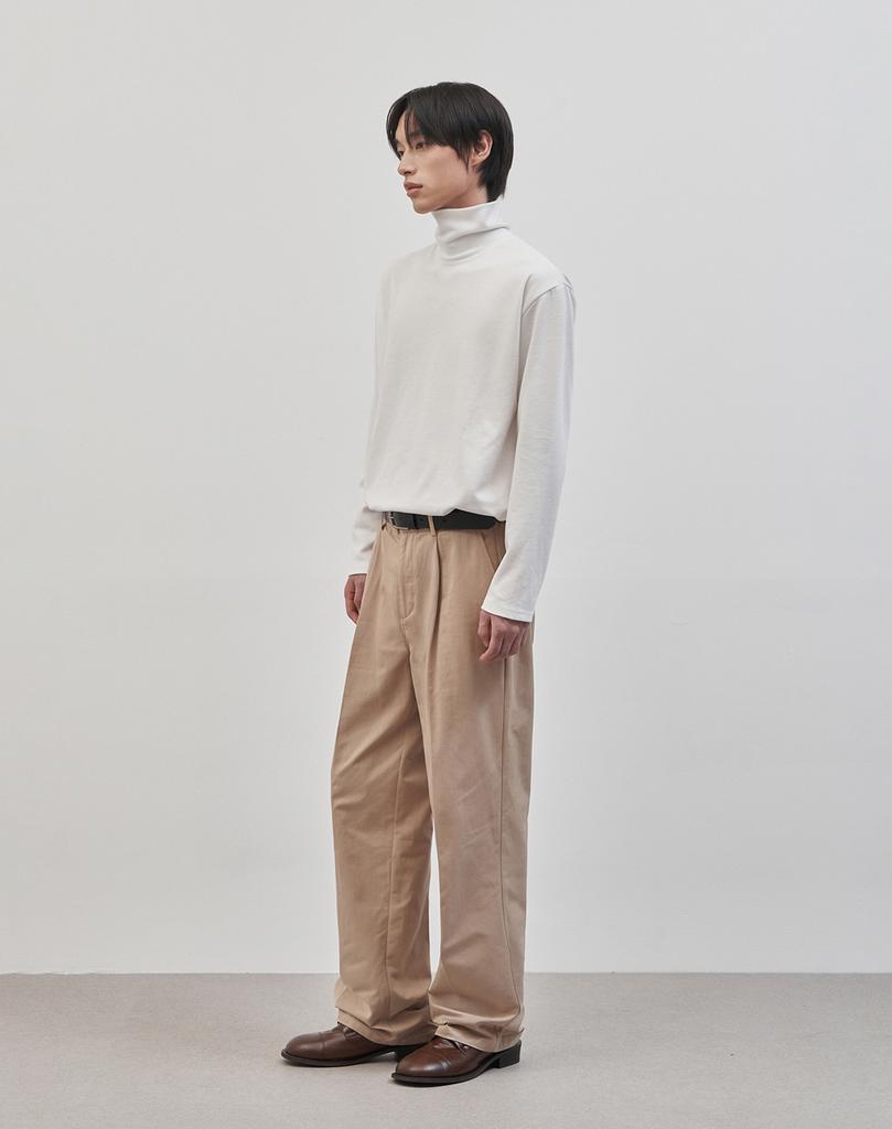 WORK ON BODY OFF Rested Semi-Overfit Turtleneck Knit [White]