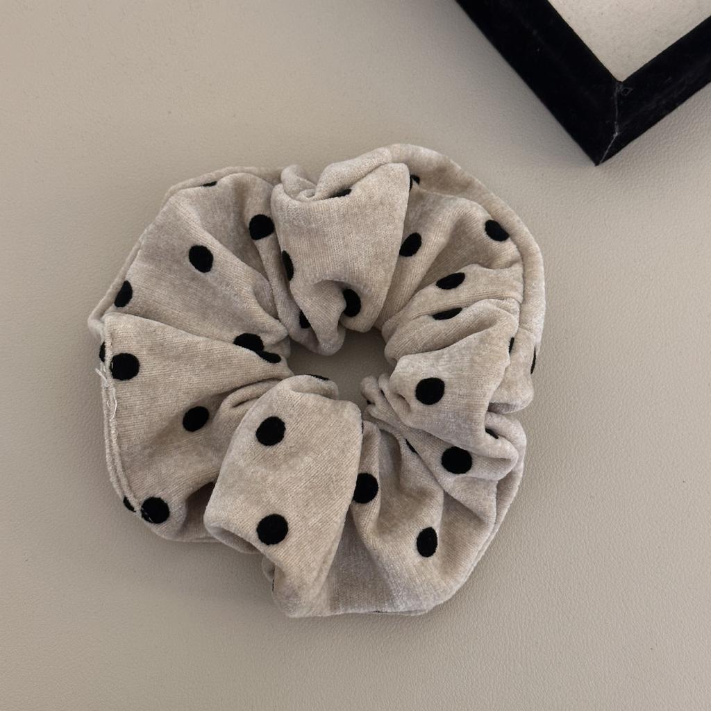 Laid-back and Retro Plush Polka Dot Large Intestinal Hair Band, High-end and Elegant Hair Tie, Women's Ponytail Hair Tie