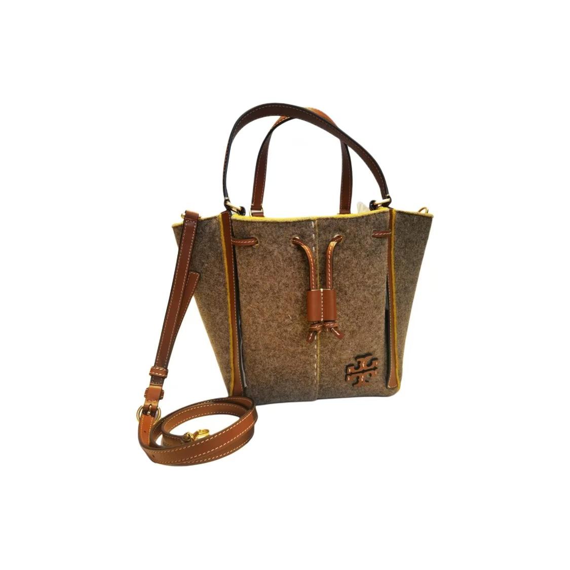 

Tory Burch Mcgraw Drawstring Closure Leather Logo Felt And Leather Shoulder Crossbody Tote Bag Women Bags Gray Brown 144861-294 Basic Set (Bag+Dust Bag)
