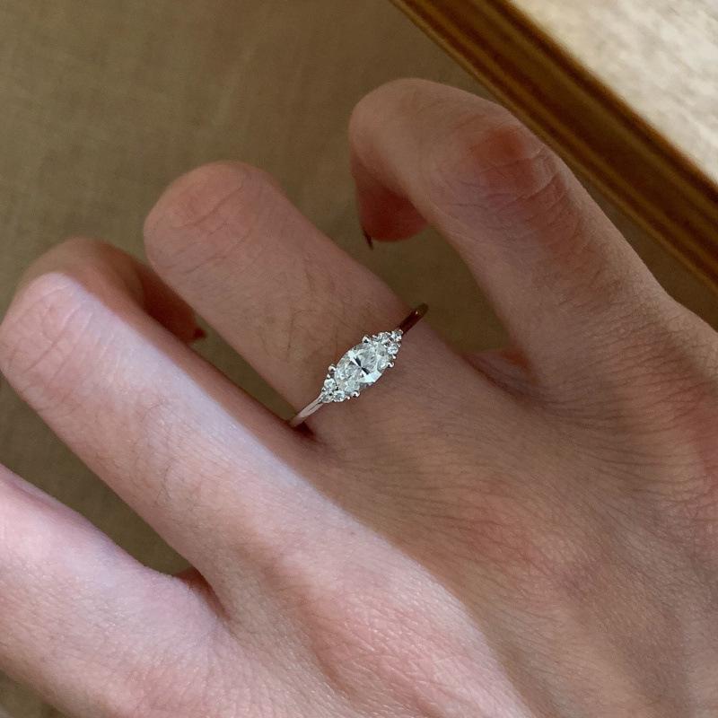 Women's Marquise Cut Diamond Ring: Elegant and Sparkling Niche Design