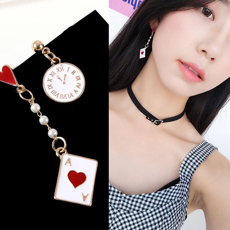 Cute Romantic Fantasy Alice In Wonderland Metal Enamel Rabbit Clock Poker Cartoon Icon Party Fashion Jewelry Garment Accessories