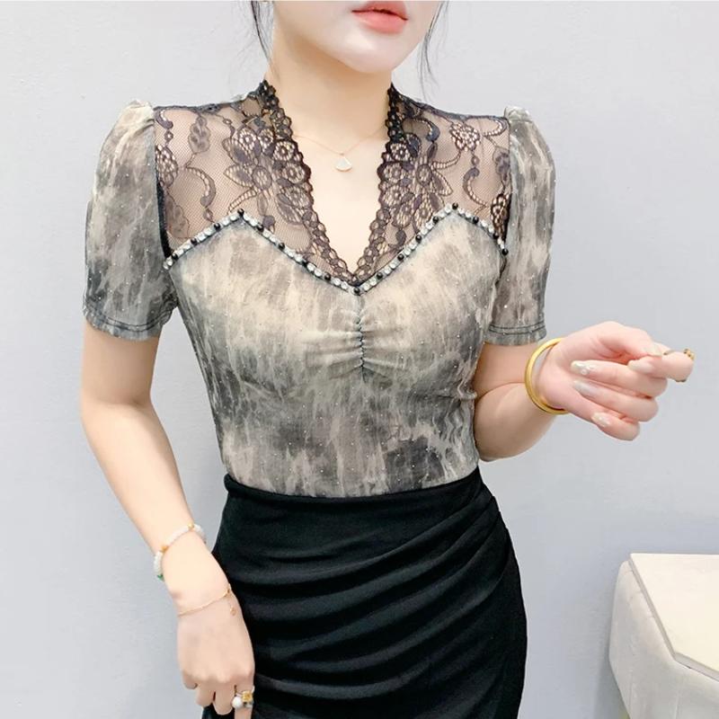 New Summer Women's T-Shirt Elegant Lace Patchwork Hot Diamonds Tops Shirts Fashion Short Sleeved V-Neck Slim Mesh Tees
