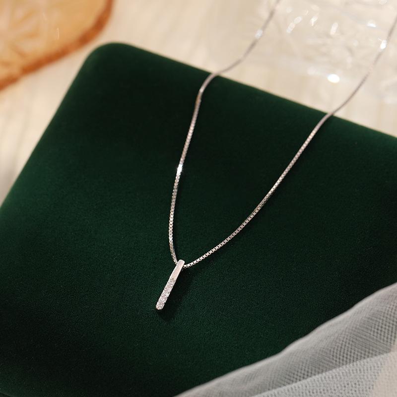 Koreanische Leichte Luxus Zirkon Anhänger Halskette: S925 Sterlingsilber Schlüsselbeinkette, Schlichtes Modedesign