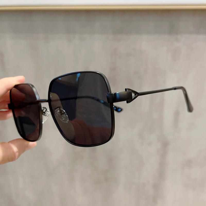 Hip Hop Style Sunglasses Man Woman Square Shape Metal Frame Sunglasses Women UV400 Protection Male Female Sun Glasses