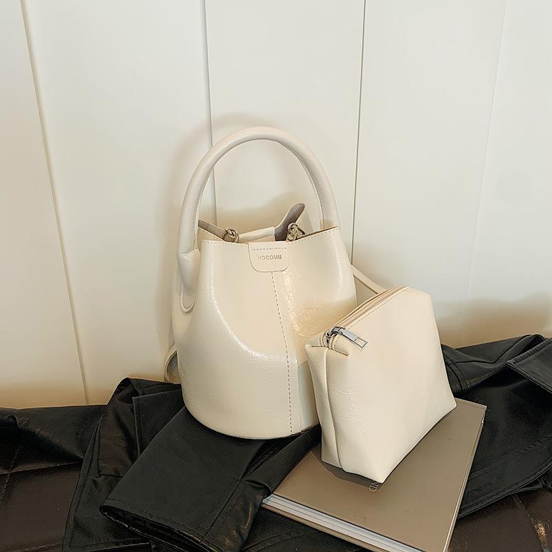 Retro Water Bucket Bag Female New Trendy Commuter Crossbody Bag Fashion Solid Color Handheld One Shoulder Bag For Women