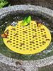 Floating Bee Island Bee Waterer Floating Station Island Waterer Island Honeycomb Feeder Bee Drinker Island Tray for Garden