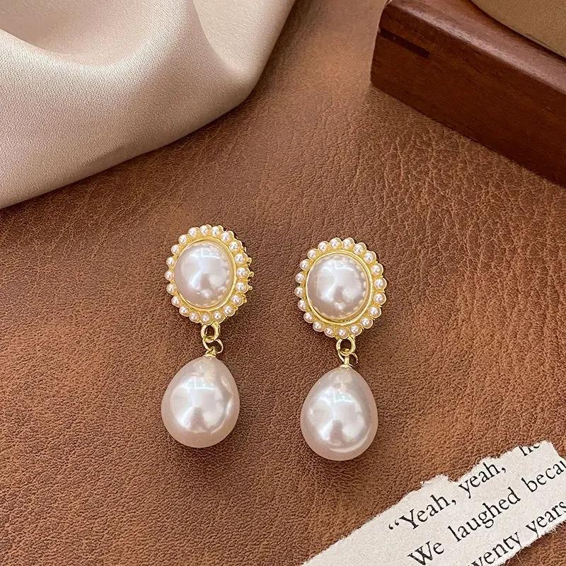 French Baroque Pearl Earclip with No Ear Hole for Women New Earclip Style Versatile Earaccessory
