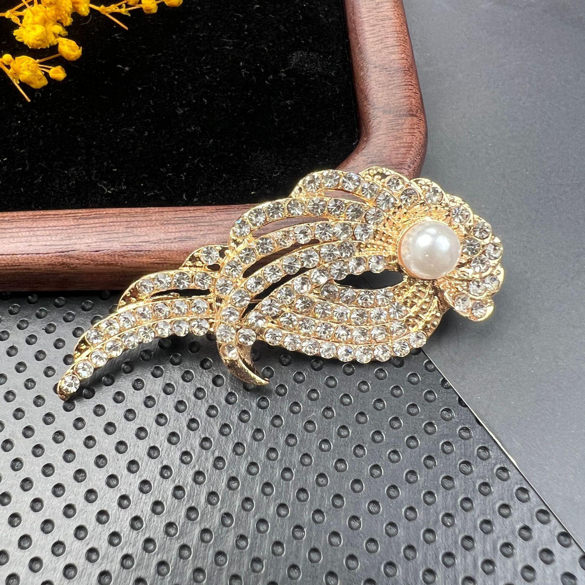 

Ретро брошка з кристалами діамантів з шпилькою проти оголення та сплавною пряжкою для аксесуарів для одягу