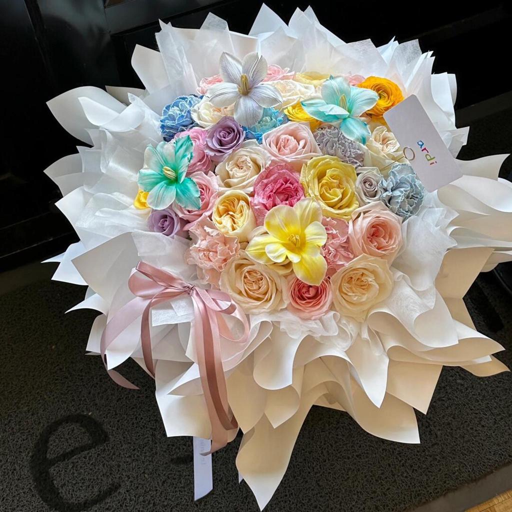 Eternal Flower: Elegant Mixed Rose Bouquet - Ideal for Girlfriend, Best Friend, or as a Luxurious Birthday Gift. Simulation Soap Flower Bouquet.