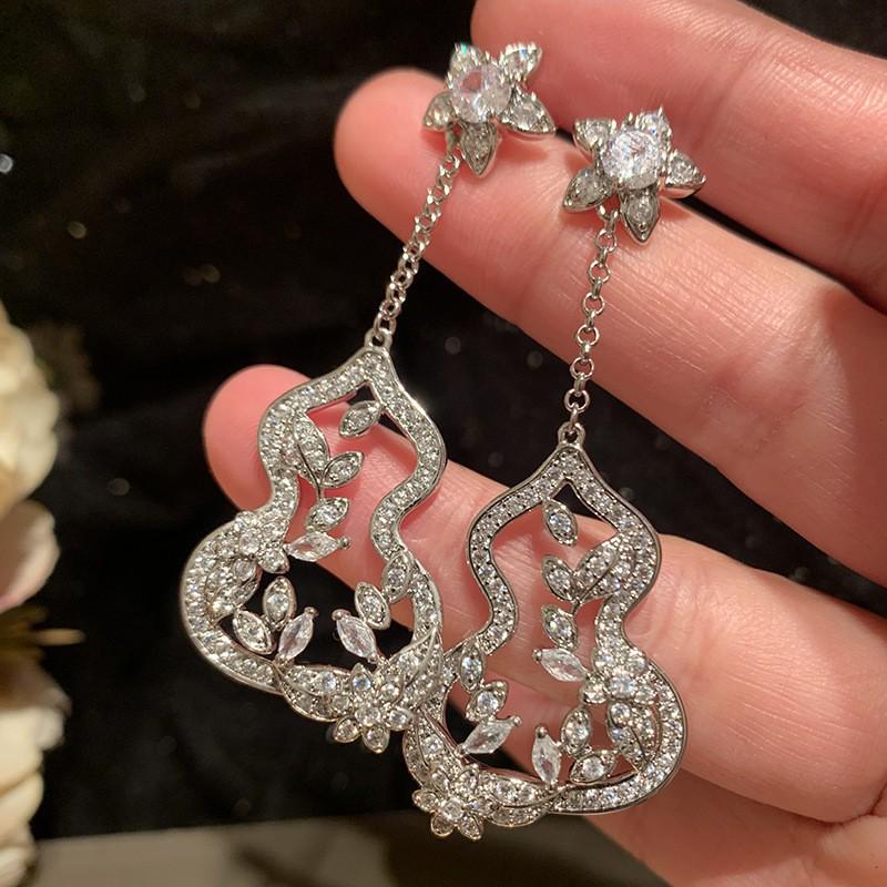 Silver Needle Diamond Water Drop Tassel Earrings - Elegant Court Style, Versatile & Luxurious Design.