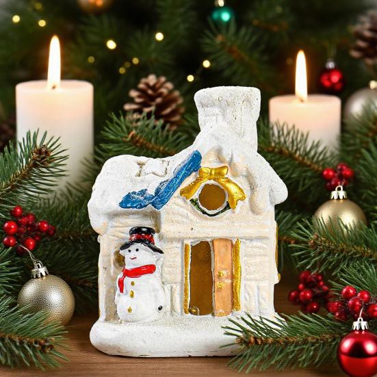 Vánoční Mini Sněhový Domeček Figurka LED Osvětlená Miniaturní Chata Dekorace Malá Pryskyřičná Zimní Vesnička Ozdoba pro Vánoční Scénu Stolní Dekorace
