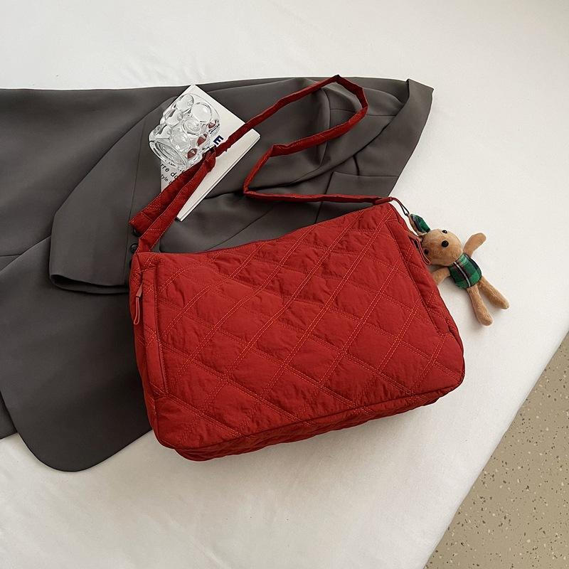 Winter new messenger bag student large capacity casual fashion simple shoulder bag outdoor commuter underarm tote bag