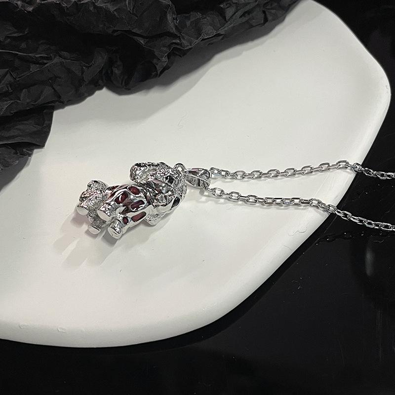 Puppy Red Natal Year High Sense Dark Wind Personality Fashion Necklace Niche Design French Collarbone Chain