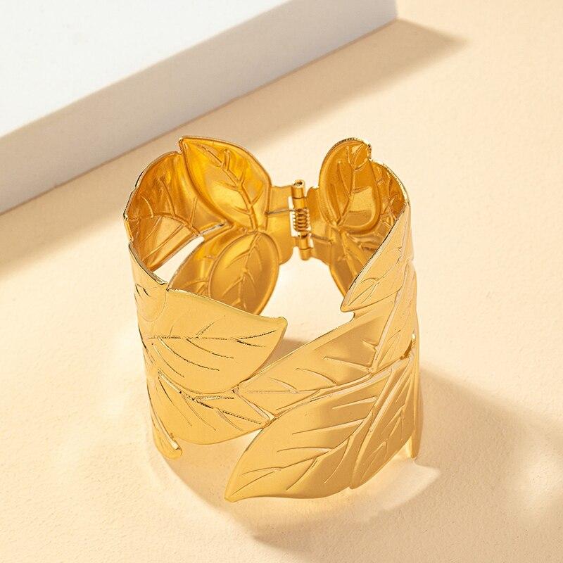 Copper Color Leaf Shape Cuff Bangle For Women Gold Color Leaves Hinge Bangle Vintage Girls Party Jewelry Street Wear Accessories