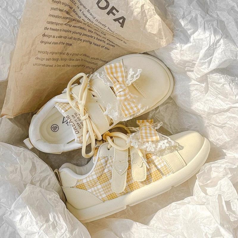 Little white shoes women's 2025 new summer high-value Korean thick-soled versatile chic shoes Korean Velcro board shoes