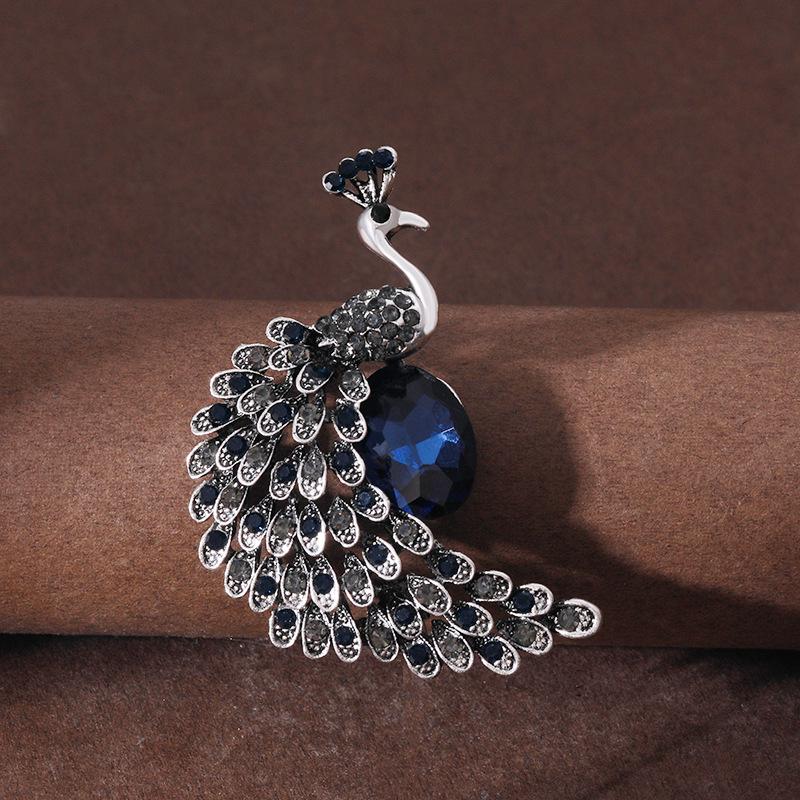 Exquisite Peacock Rhinestone Brooch - Unique High-end Lapel Pin for Suits