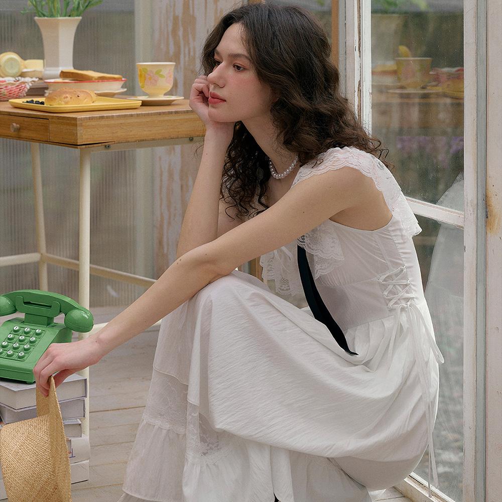 Simpeulleteulo Sr_Lace Square Neck White Dress