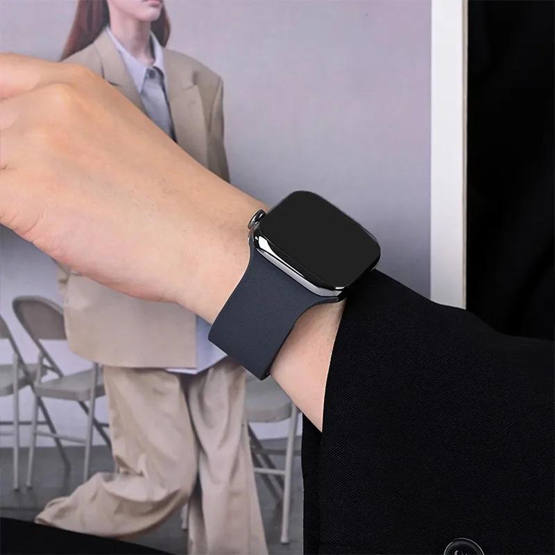 Magnetic Strap For Apple Watch Series 11 42mm 46 45 41 44 40 38mm Silicone Band For Iwatch Ultra 3 2 1 49mm 10 9 8 7 6 54 3 2 1