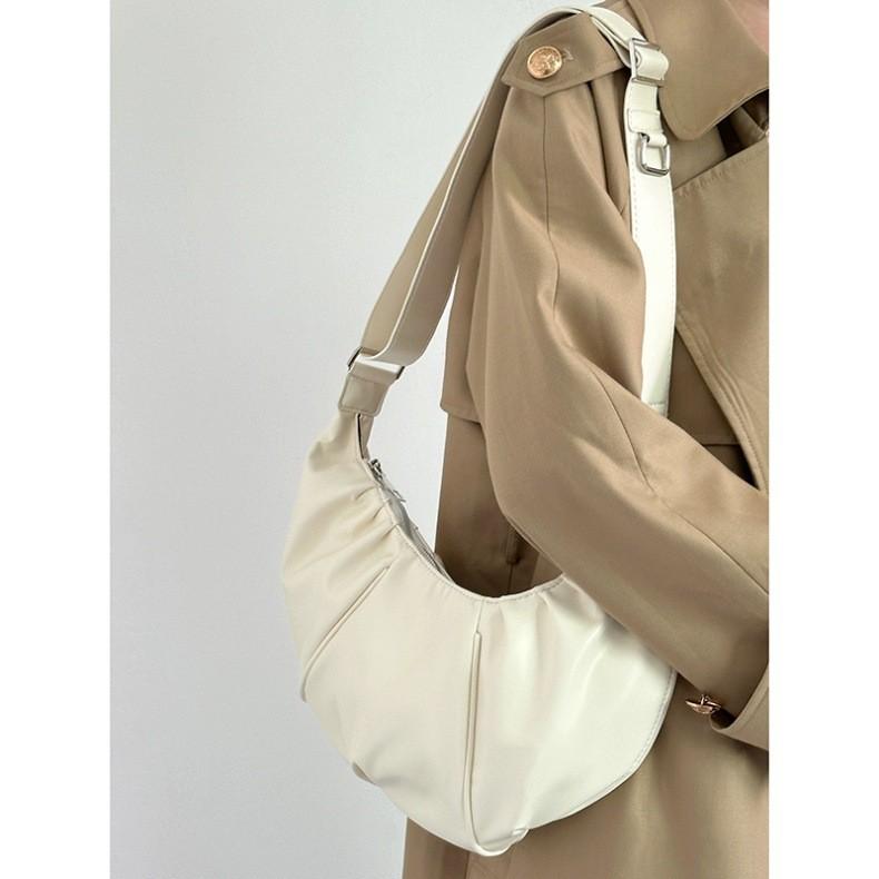 Ielgy Style Korean Version Pleated Pod Bag Female Large Capacity Croissant Shoulder Messenger Bag