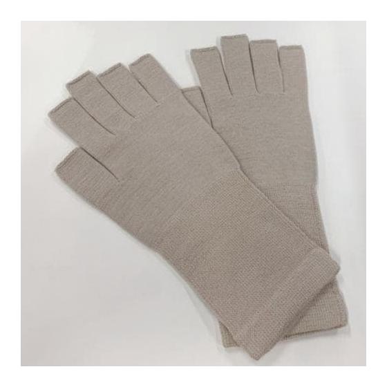 Used peu a beaute good night gloves beige