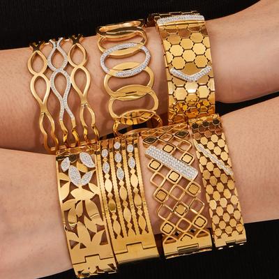 Pulsera Geométrica de Zirconia Chapada en Oro - Diseño de Estilo Británico