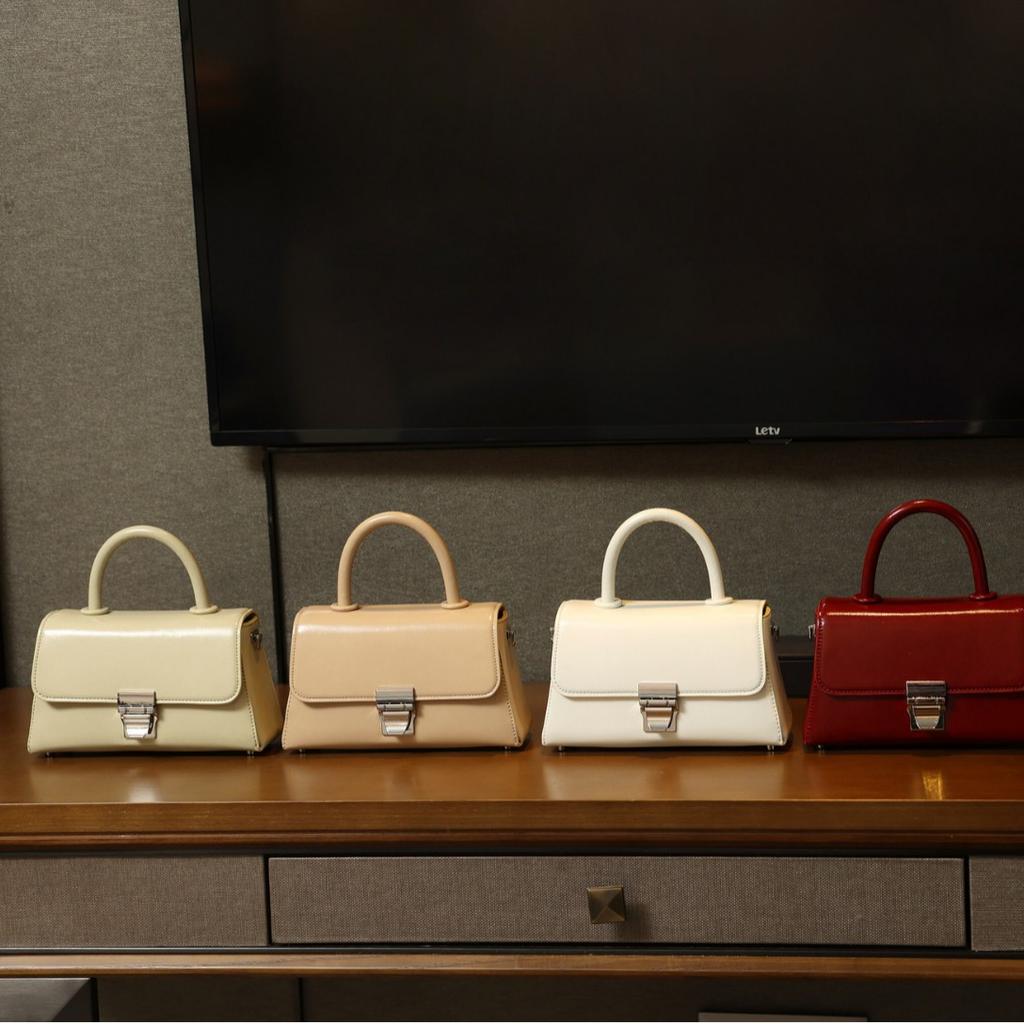 2025 Spring/Summer Women's Small Square Handbag, New Cross-Border Model with Textured Lock, Fashionable Commuting Versatile Crossbody Bag