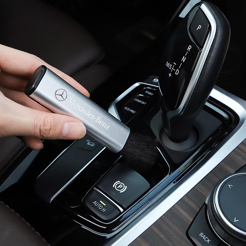 CRP1 1PCS PPS Car Retractable Cleaning Brush Artificial Wool Small Brush Sticker For Mercedes Benz AMG A B C E G CLA GLA W211 W212