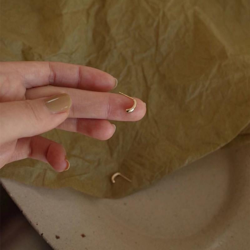 Mini Teardrop S925 Sterling Silver Gold-Plated Minimalist Stud Earrings for Women - Small, Smooth, and Ideal for Daily Wear.