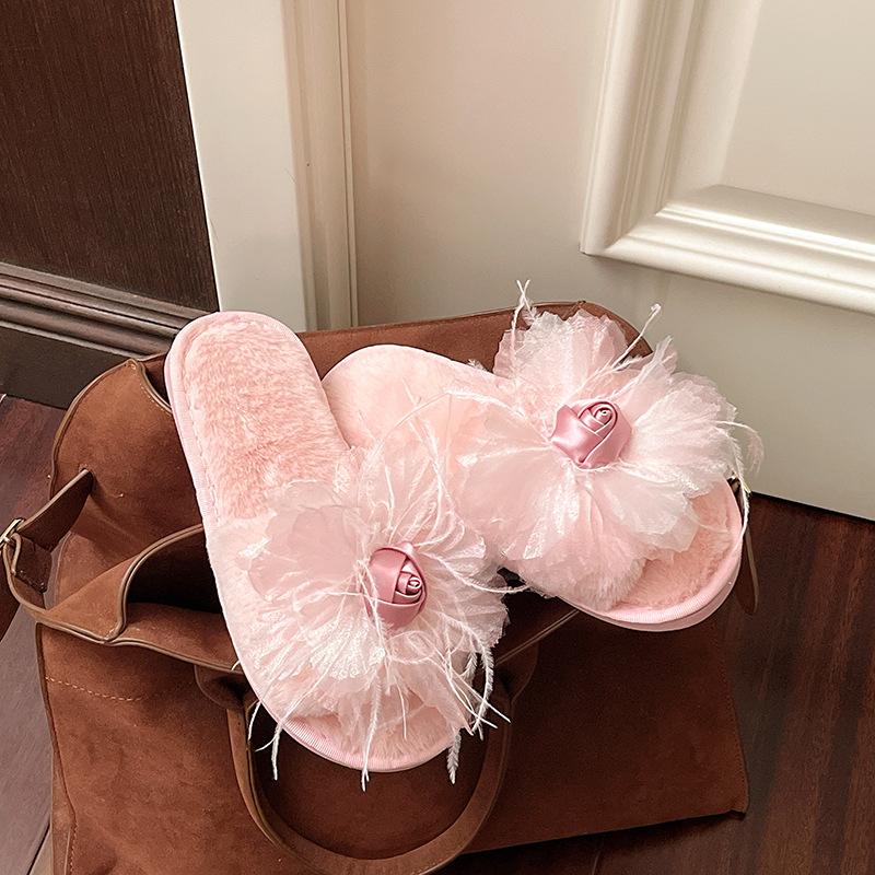Fashion Sweet Classic Slippers Women Casual Flat Low Heels Sweet Basic Shoes Women Solid Fur Flower Slip On Winter Slides Plus Size