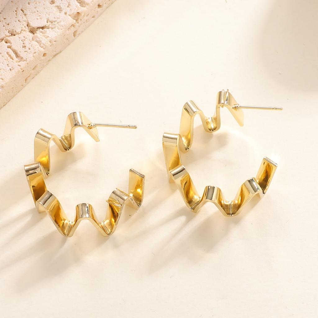 European and American Unique Line Weaving Design Earrings Irregular Geometric Spiral Stud Earrings Popular Women's Jewelry