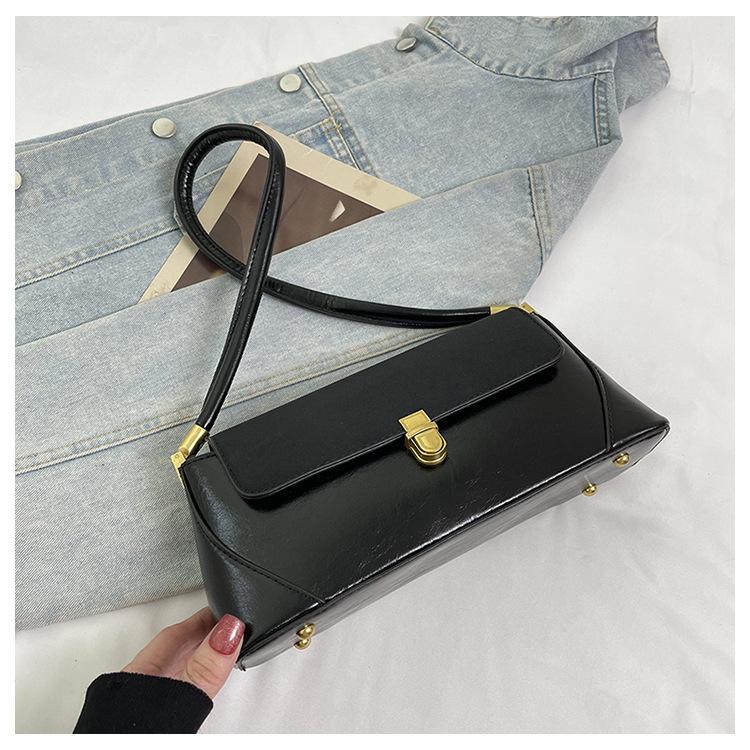 

French niche handbag women s 2025 new trendy fashion retro underarm bag stick bag medieval shoulder bag чорний
