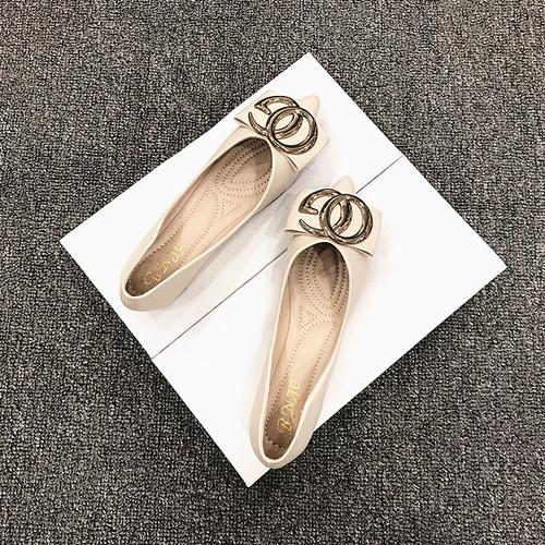 Fashion Flat Shoes Women Spring Autumn New Fashion Comfortable Casual Pointed Toe Sexy Fairy Girl Loafers Women Plus Size 44 45 46