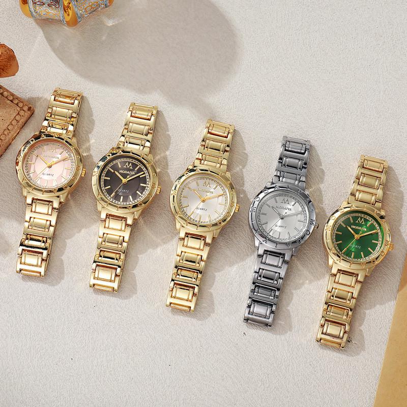 Womens Fashion Letter Pendant Watch With Quartz Movement For Casual Wear