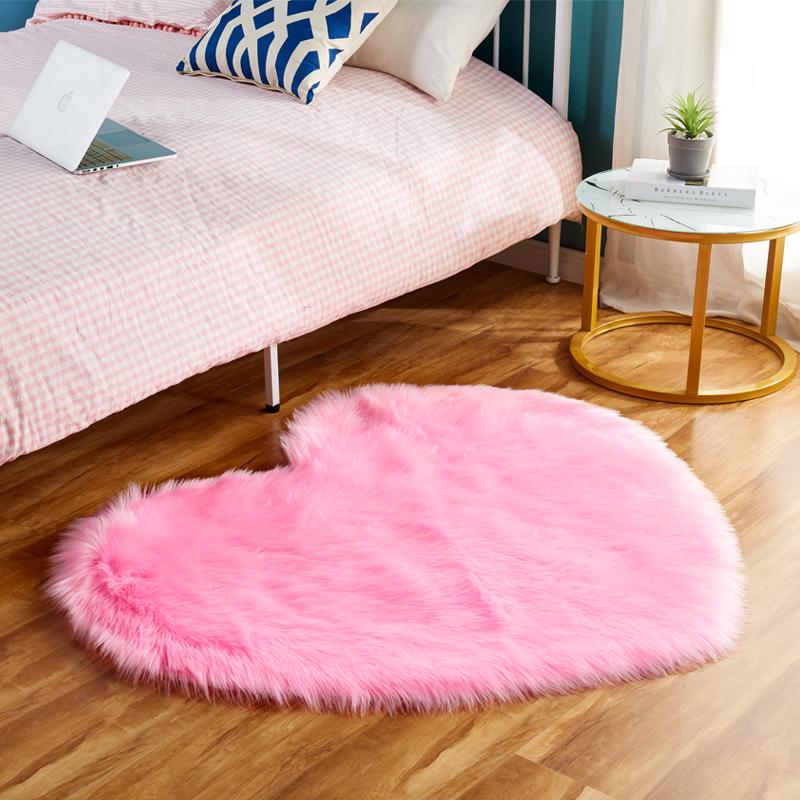 Heart-Shaped Plush Carpet - Long Hair Bedroom Bedside Sofa Mat