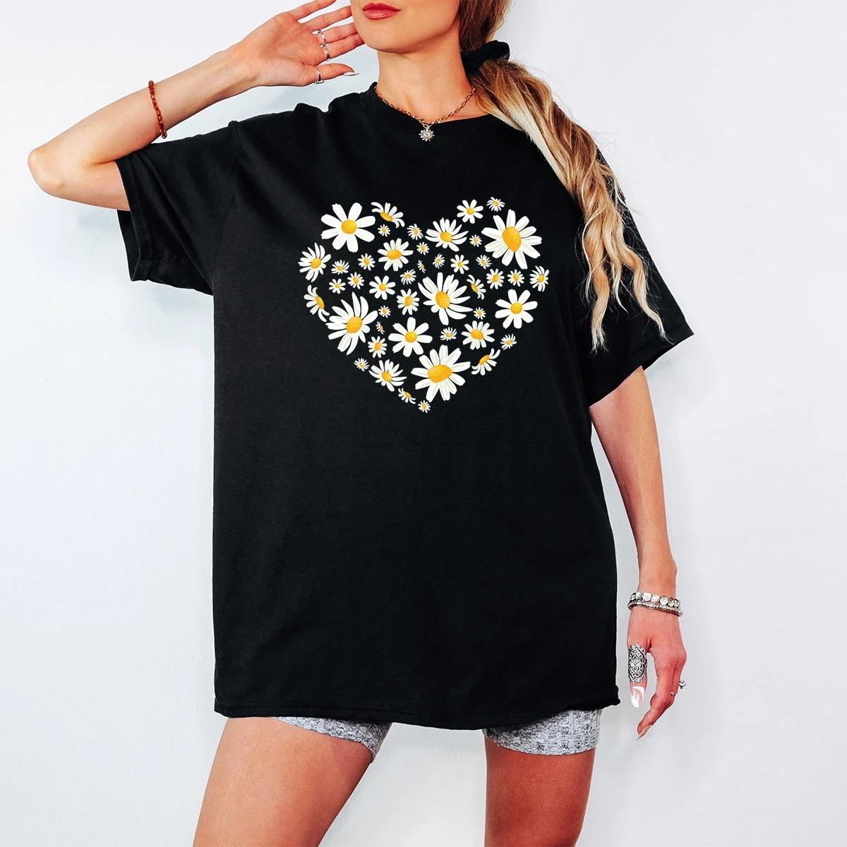 Daisy Heart Floral Womens T-Shirt Nature Lover Bloom Tee S