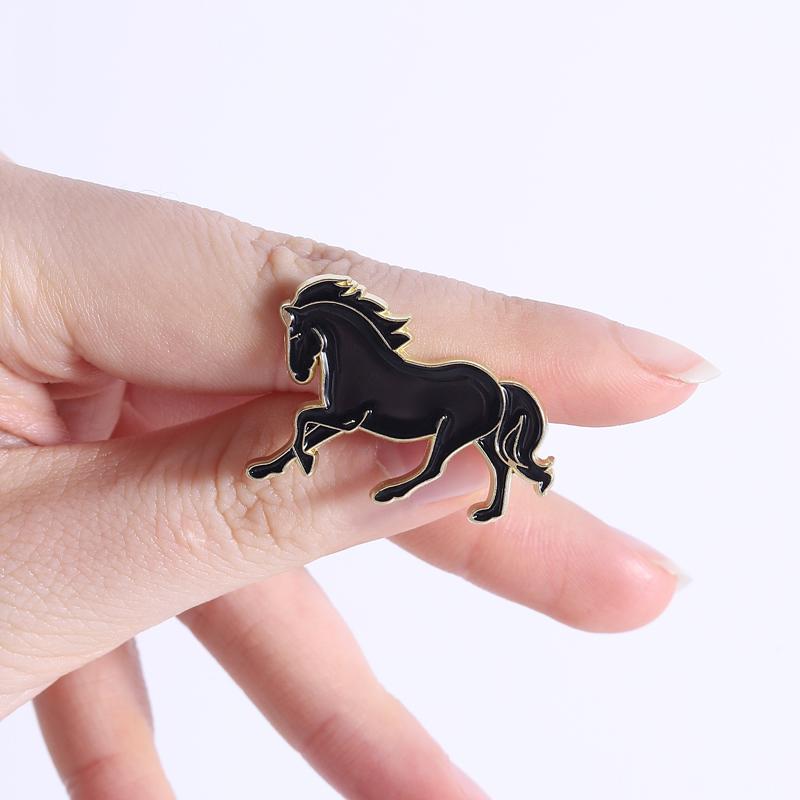 2026 Year of the Horse Enamel Pins Black White Galloping Horse Brooches Elegant Lapel Badges For Outfits Zodiac Gift For Friends
