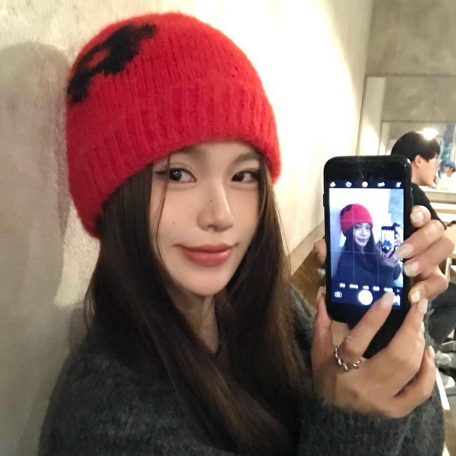 Hat Women's Autumn and Winter New Knitted Hat Versatile Flower Bag Head Hat Warm Ear Protection Wool Cold Hat Big Head Circumference