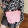 Casual shoulder messenger bag New mobile phone small square bag Shopping handbag Lightweight anti-splashing nylon bag