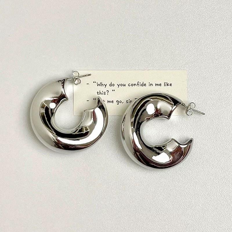 4Pcs New Retro Chunky C Shape Hoop Earrings Glossy Gold Plated Circle Round Tube Hoops Stacked Ear Jewelry Irregular Earrings