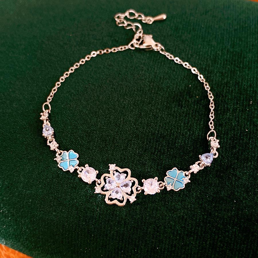 Ice Blue Flower Chain: Elegant Blue Flower Bracelet with a Luxurious Touch