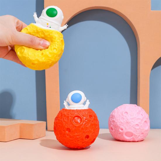 Emotion Soothing Squeeze Toy Three-dimensional Plastic Quick Recovery Astronaut Decompression Toy Entertainment Accessories