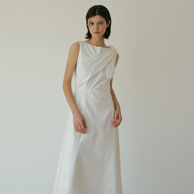 LUCIR ZU Osborn Ribbon Tied Sleeveless One-Piece (Ivory)