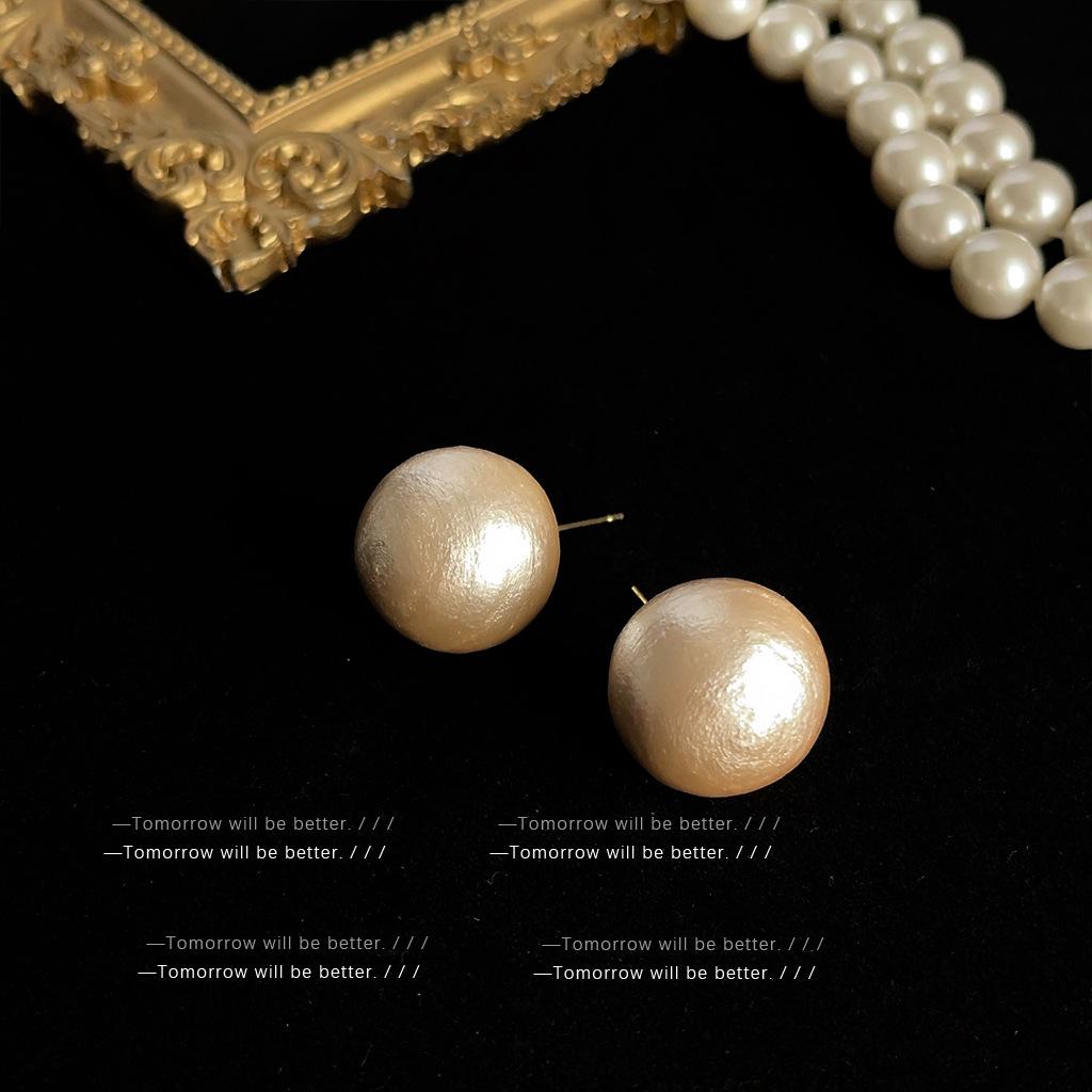 Mid-Century Vintage Stud Earrings: Trendy Literary Style in Light Luxury Fashion