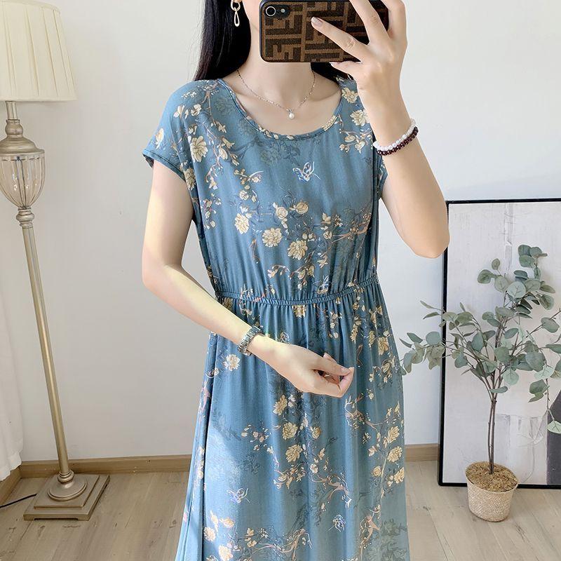 Свободное и обтягивающее хлопково-шелковое платье с короткими рукавами для летней — фото 32