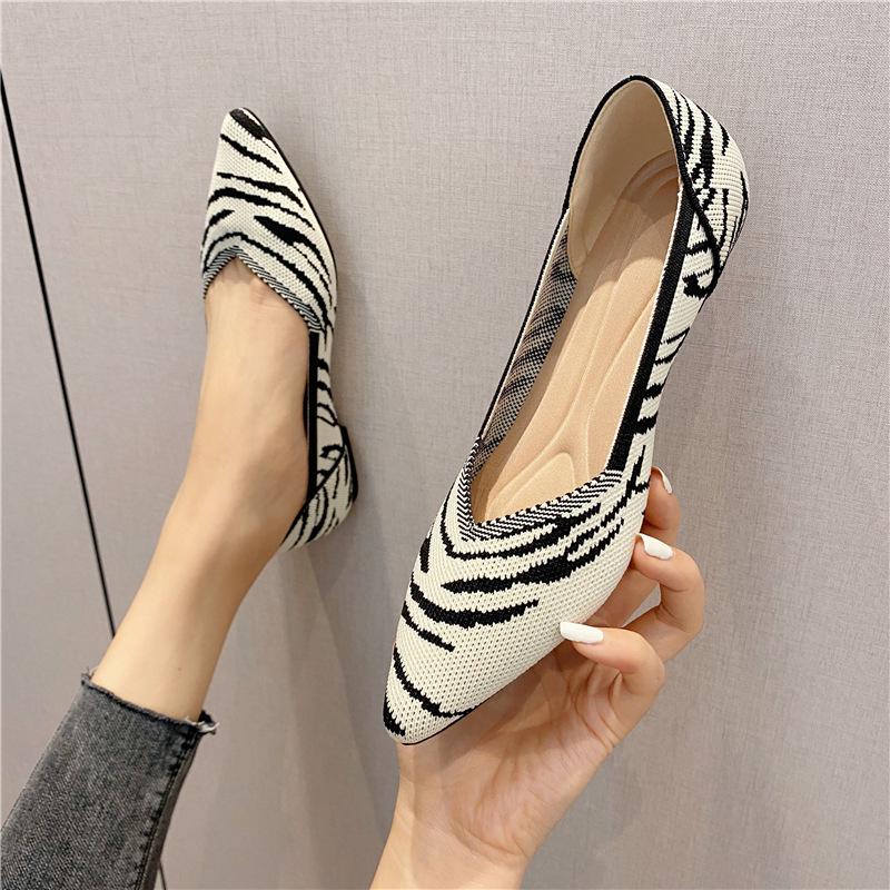 Samma Enkla Skor Dam År Stickade Vävda Skor Flygande Stickade Äggrulle-skor Platta Möss-skor