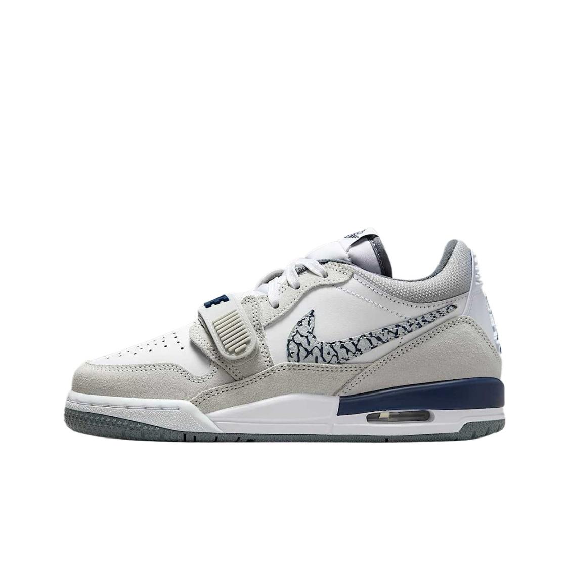 

Jordan Air Jordan Low CD9054-124 Children s shoes EU 36.5 серый