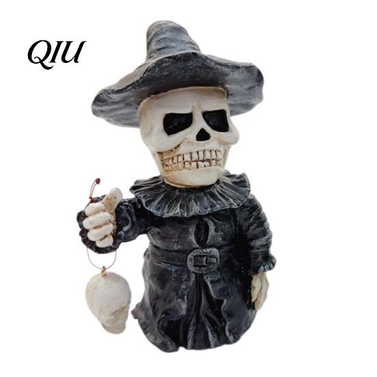 Hand-held Skull Pendant Gothic Skeleton Figurine, Small Resin Statue, Day of The Retro Distressed Dead Halloween Decoration for Shelf, Desktop, Office