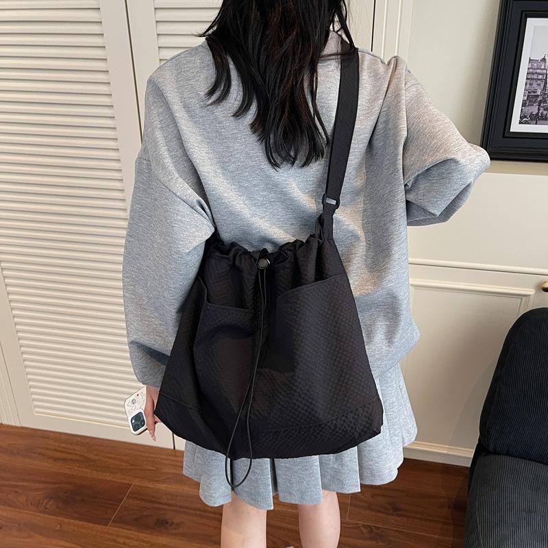 New Drawstring Design Shoulder Bag Women's Japanese Large-capacity Lightweight Messenger Bag College Students In Class Storage Tote Bag