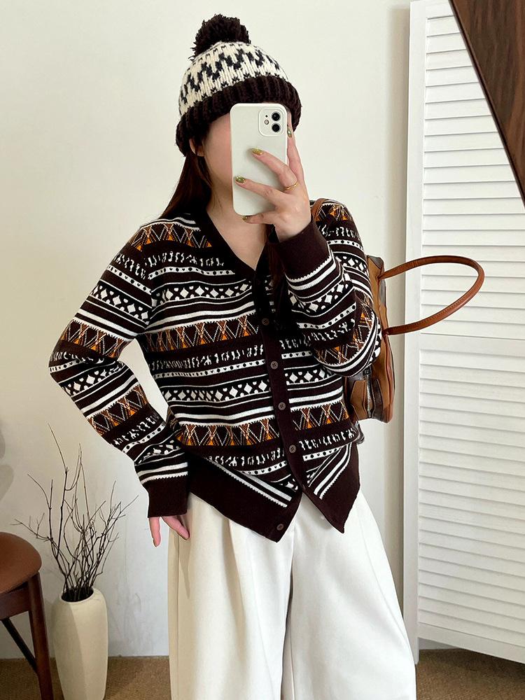 Women's Plus Size Retro Jacquard Knit Cardigan Coat – Loose Casual Winter 2025 Style